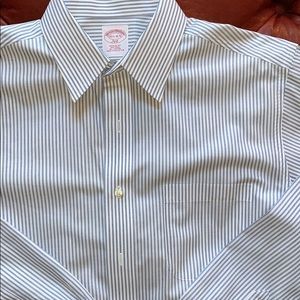 🔥 BROOKS BROTHERS BUTTON DOWN DRESS SHIRT 🔥